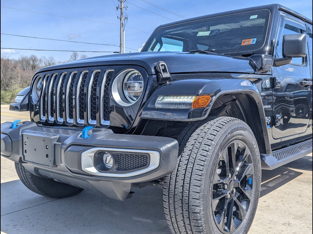 Used 2022 Jeep Wrangler Unlimited Sahara image 14