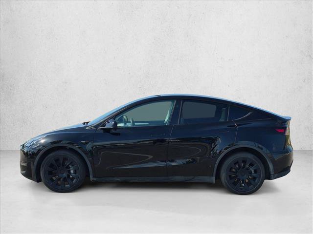 Used 2024 Tesla Model Y Long Range AWD/4WD image 2