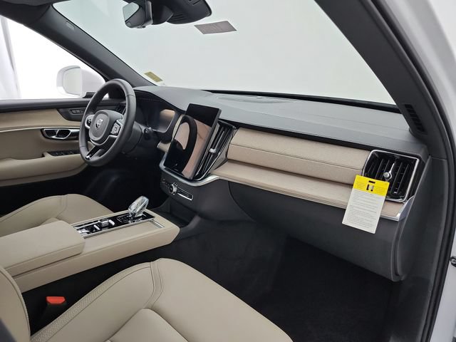 Certified 2025 Volvo XC90 B6 Plus AWD/4WD image 13