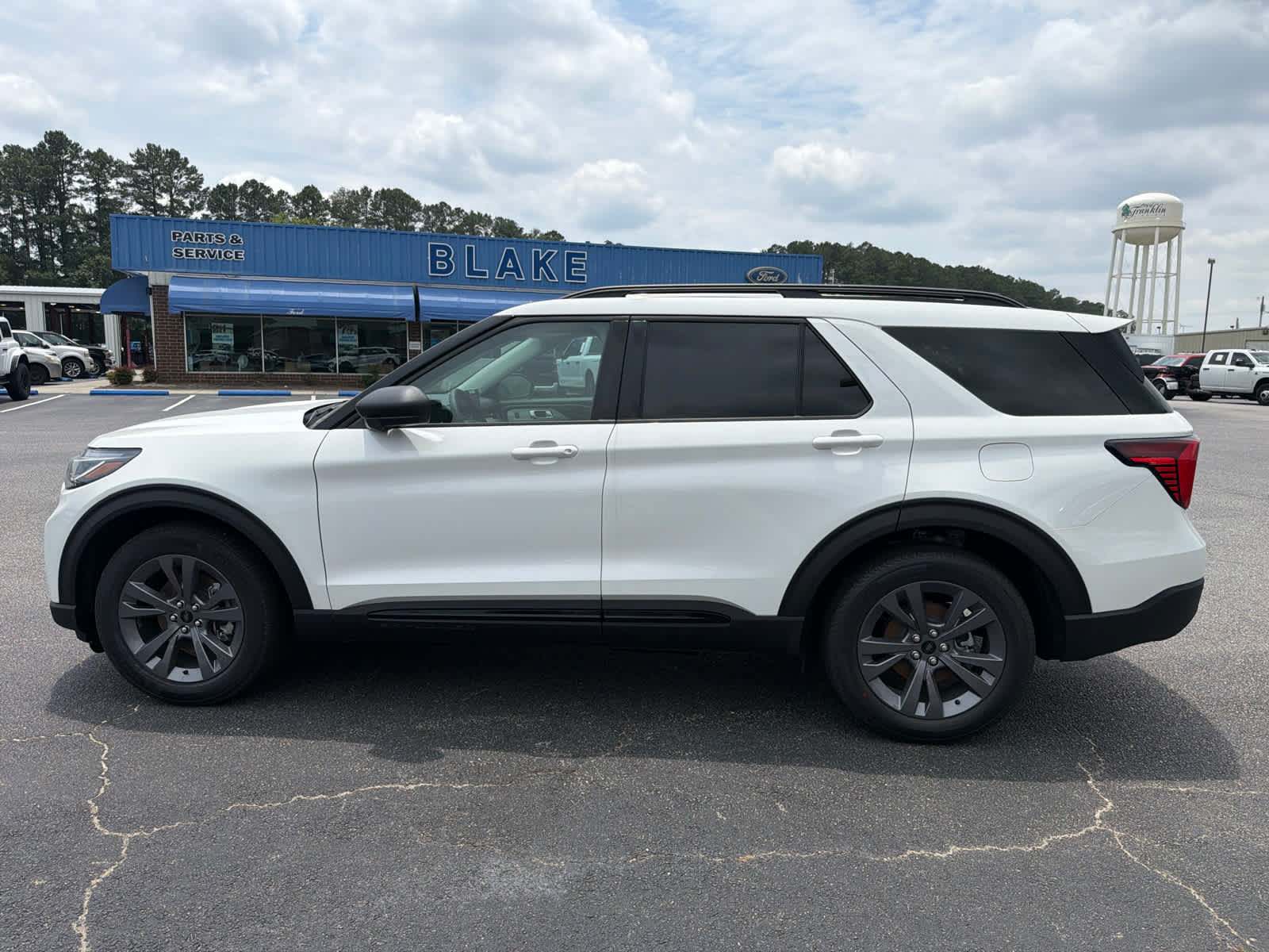 New 2026 Ford Explorer Active w/ Active Comfort Package AWD/4WD image 6