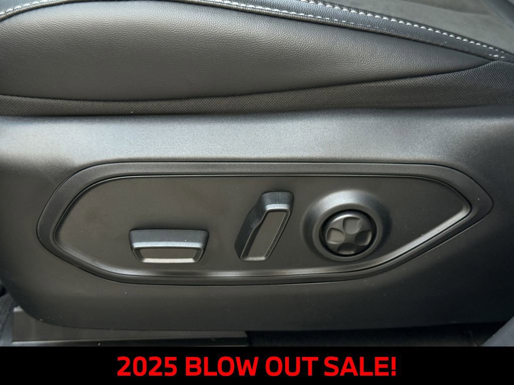 New 2025 Jeep Grand Cherokee L Altitude image 24