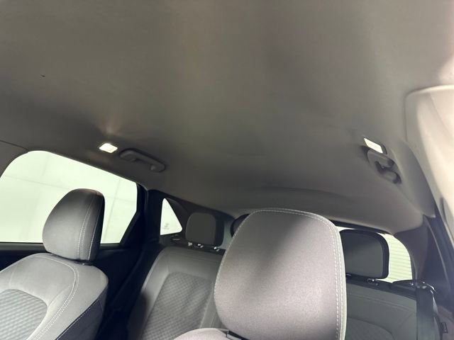 Used 2020 Ford Escape SE image 12