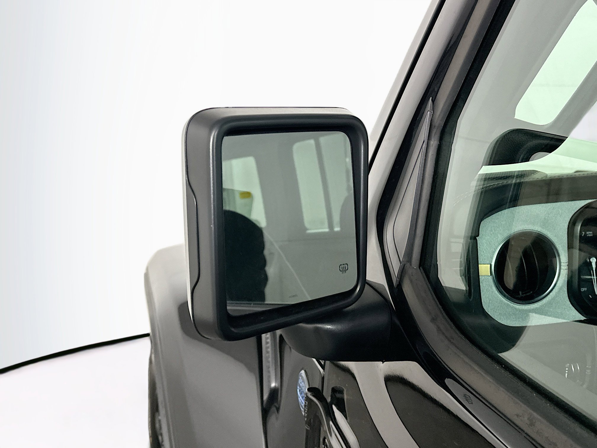 Used 2025 Jeep Wrangler Sahara image 16