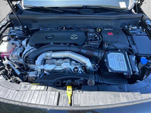 Used 2025 Mercedes-Benz GLB 250 4MATIC image 21