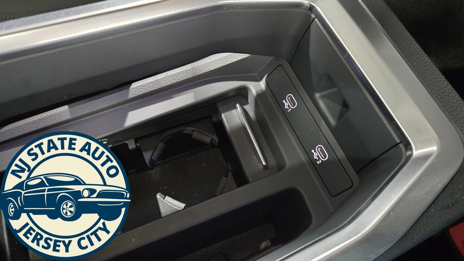 Used 2024 Audi Q8 e-tron Premium Plus image 17