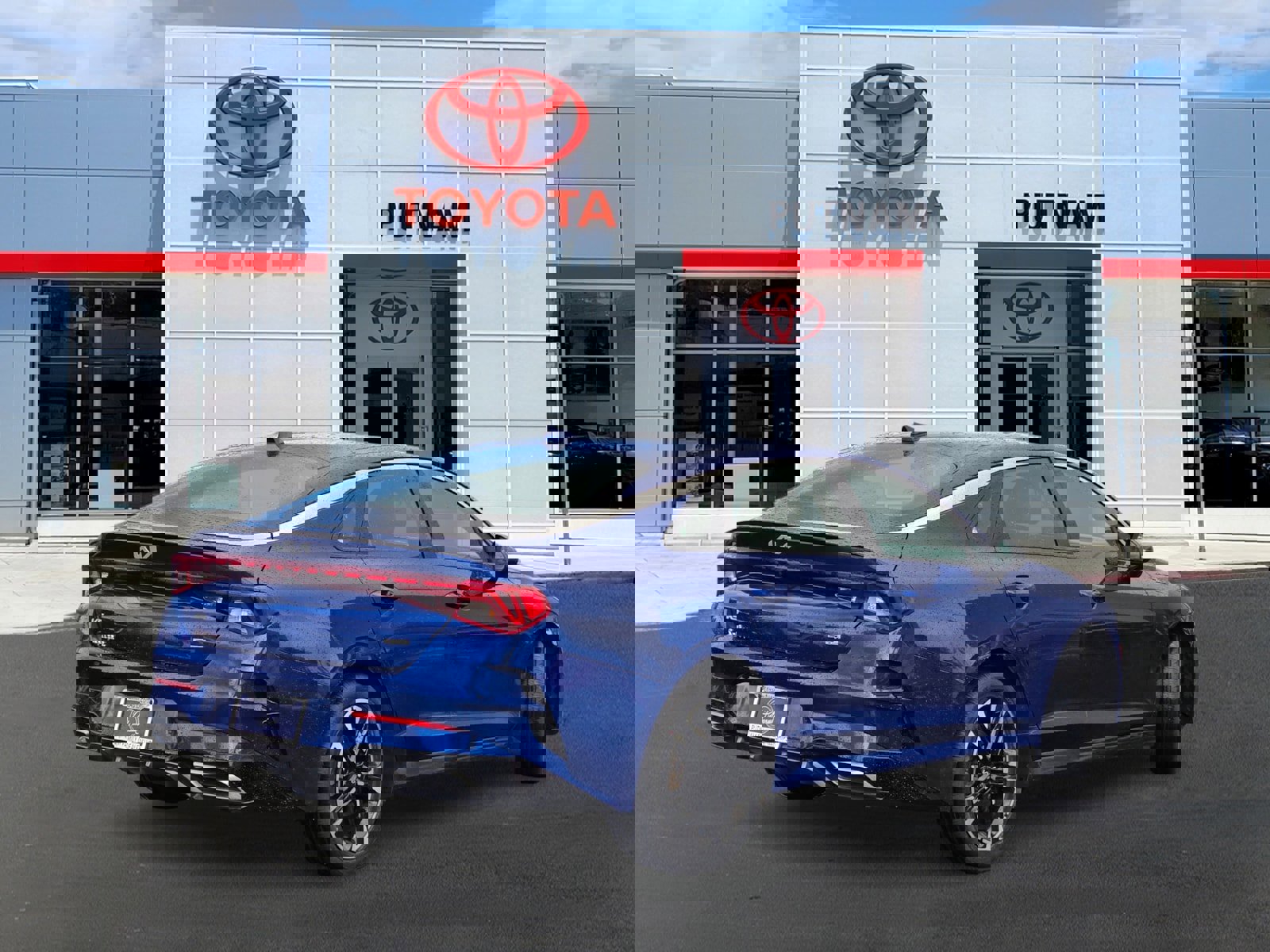 Used 2024 Kia K5 GT-Line w/ GT-Line Premium Package image 4