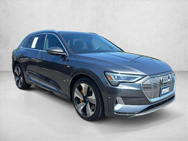 Used 2019 Audi e-tron Prestige w/ Prestige Package AWD/4WD video 3