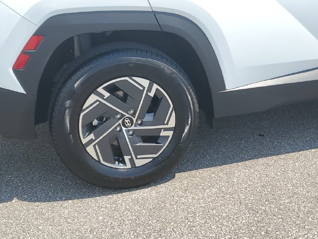 Certified 2026 Hyundai Tucson Blue SE w/ Tow & Go Package AWD/4WD image 5