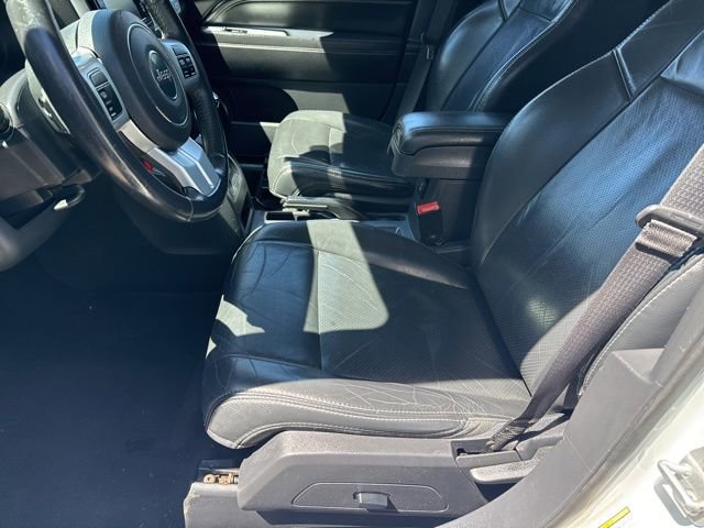 Used 2016 Jeep Compass High Altitude AWD/4WD image 9