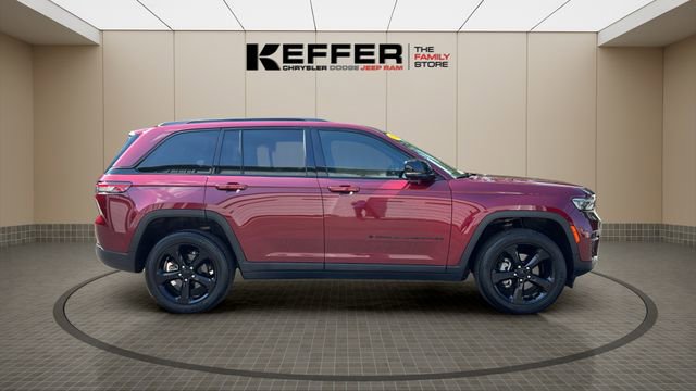 Certified 2023 Jeep Grand Cherokee Altitude AWD/4WD image 7
