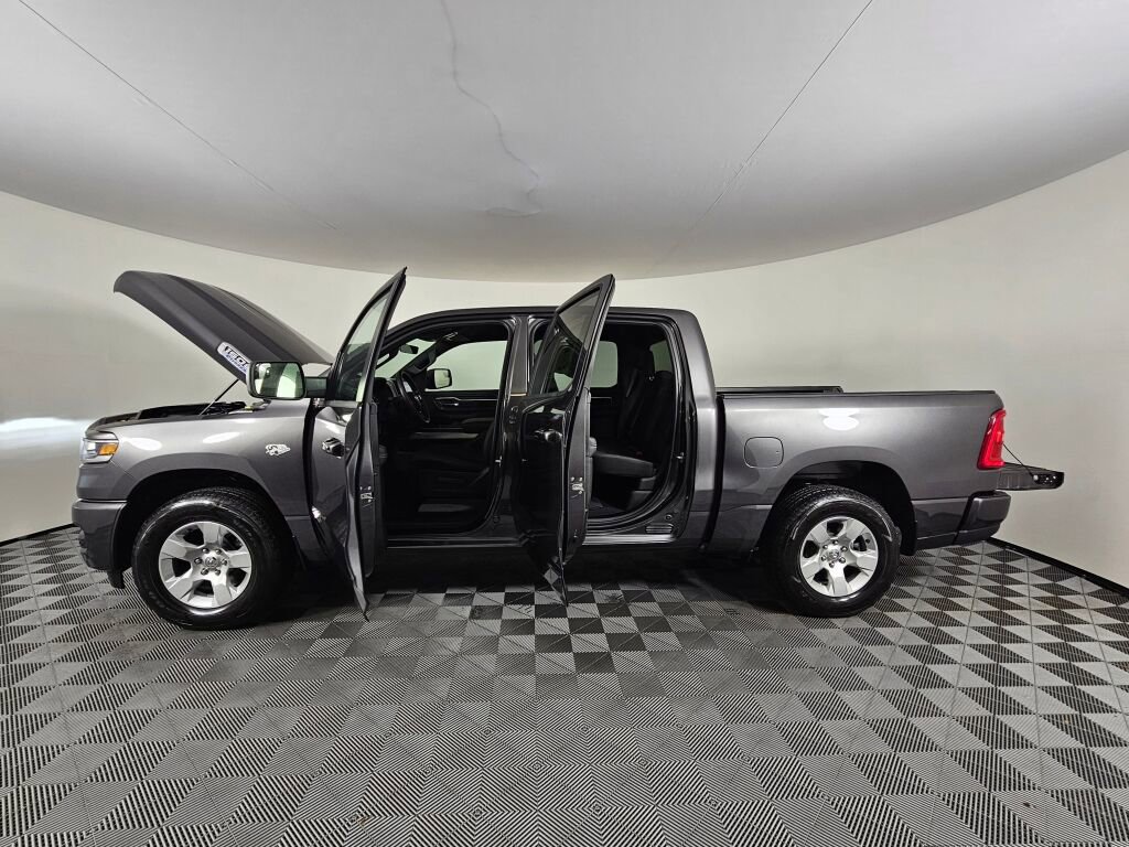 New 2026 RAM 1500 Big Horn w/ Sport Appearance Package AWD/4WD image 17