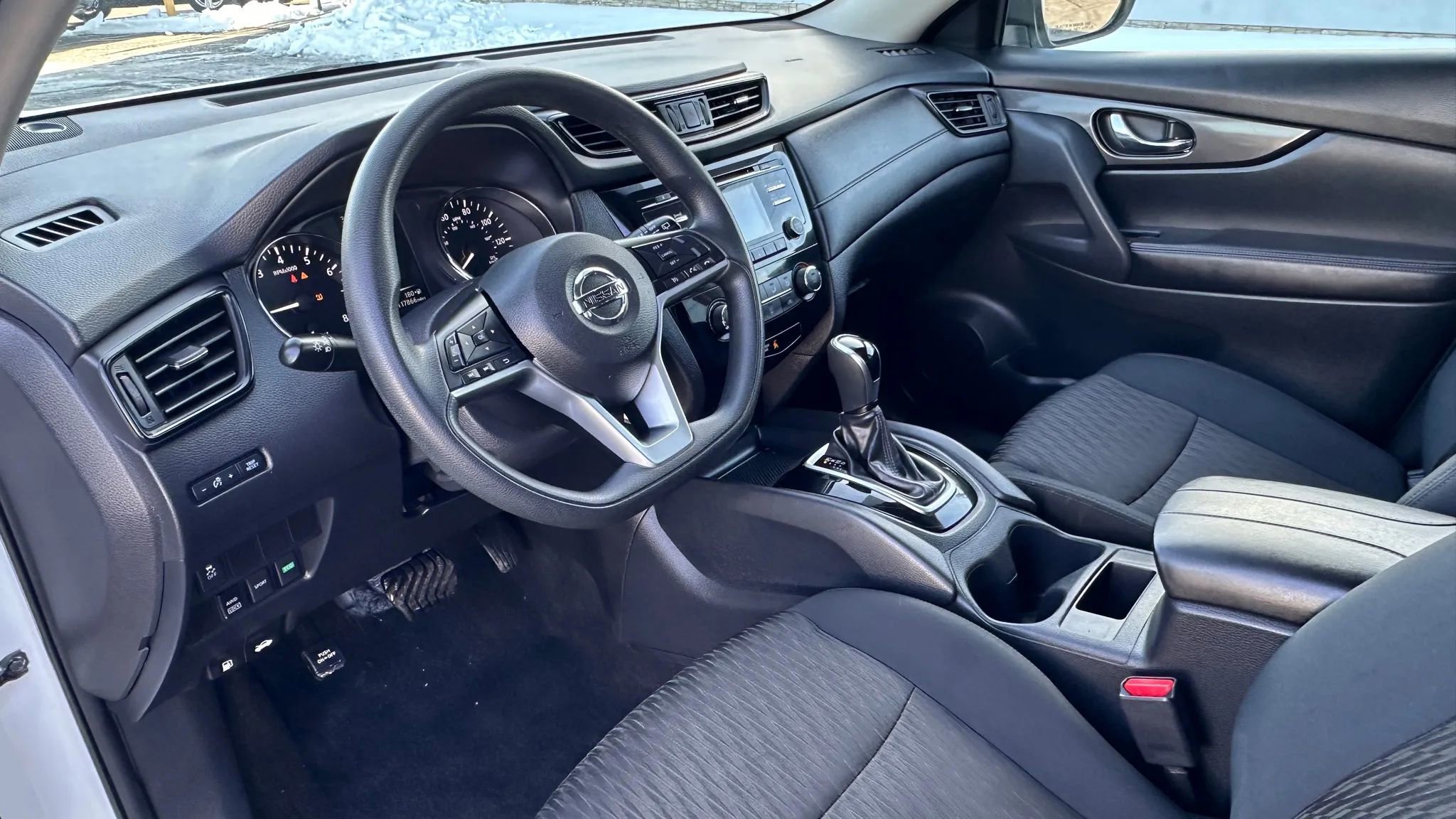 Used 2017 Nissan Rogue S image 11