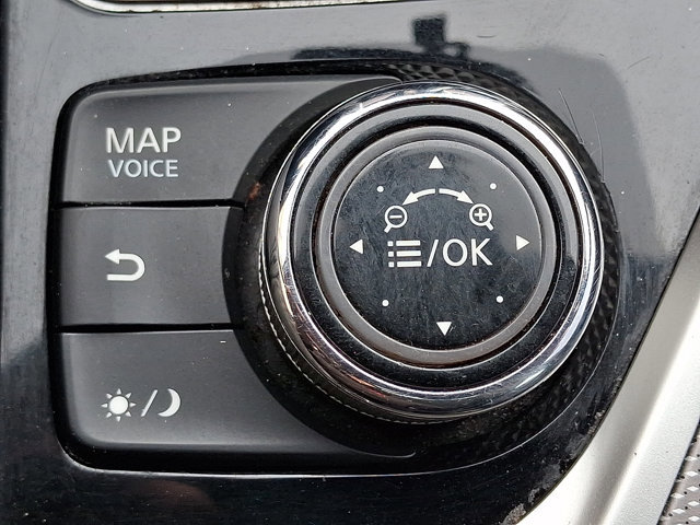 Used 2017 INFINITI Q50 Signature Edition w/ All Weather Package (L93) image 25