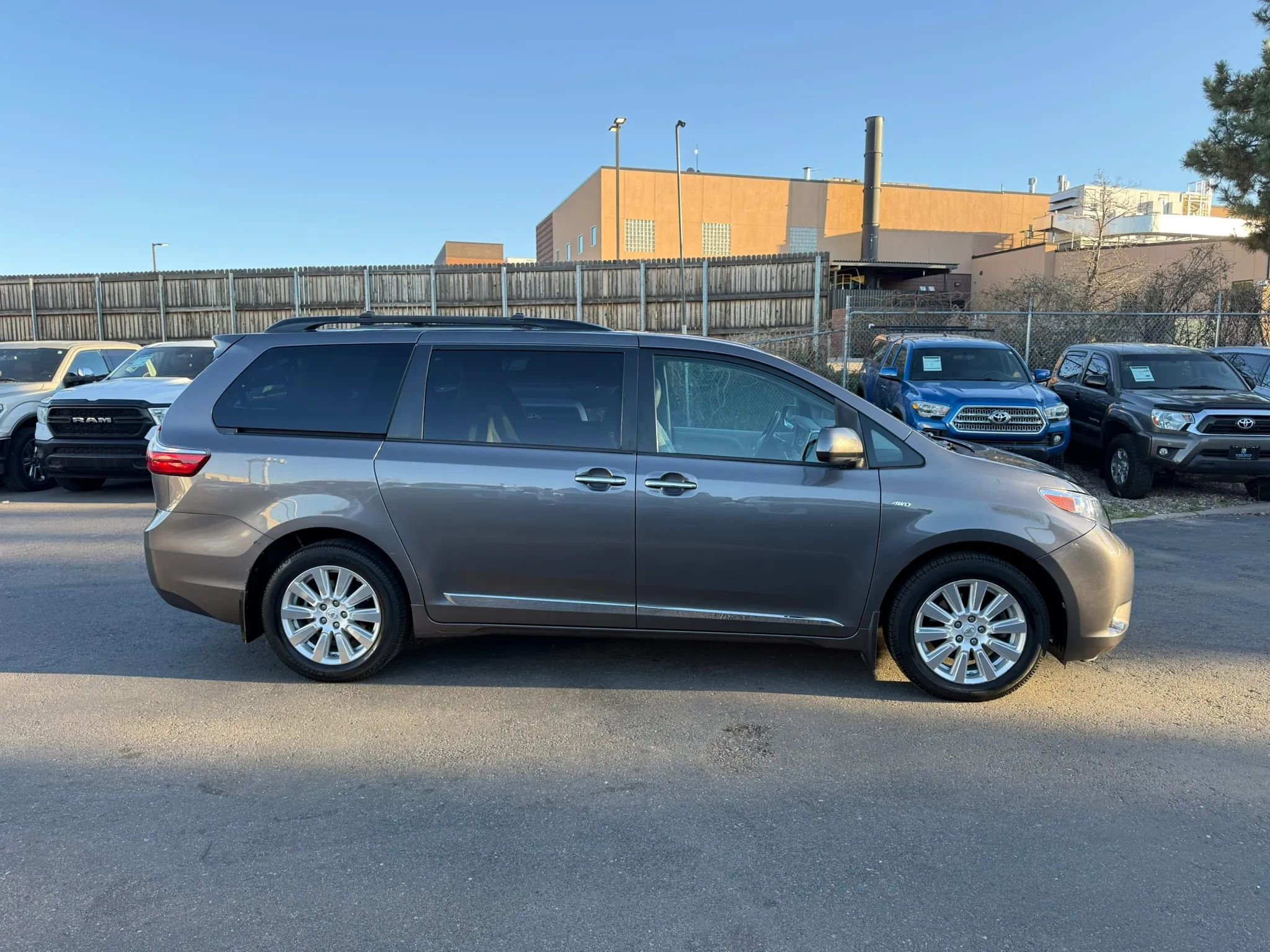 Used 2017 Toyota Sienna XLE Premium w/ Protection Package image 10