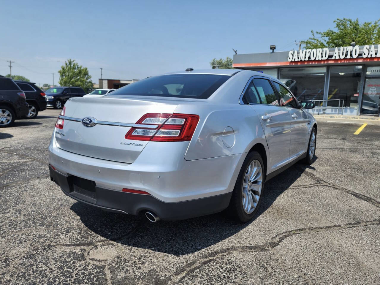 Used 2019 Ford Taurus Limited image 11