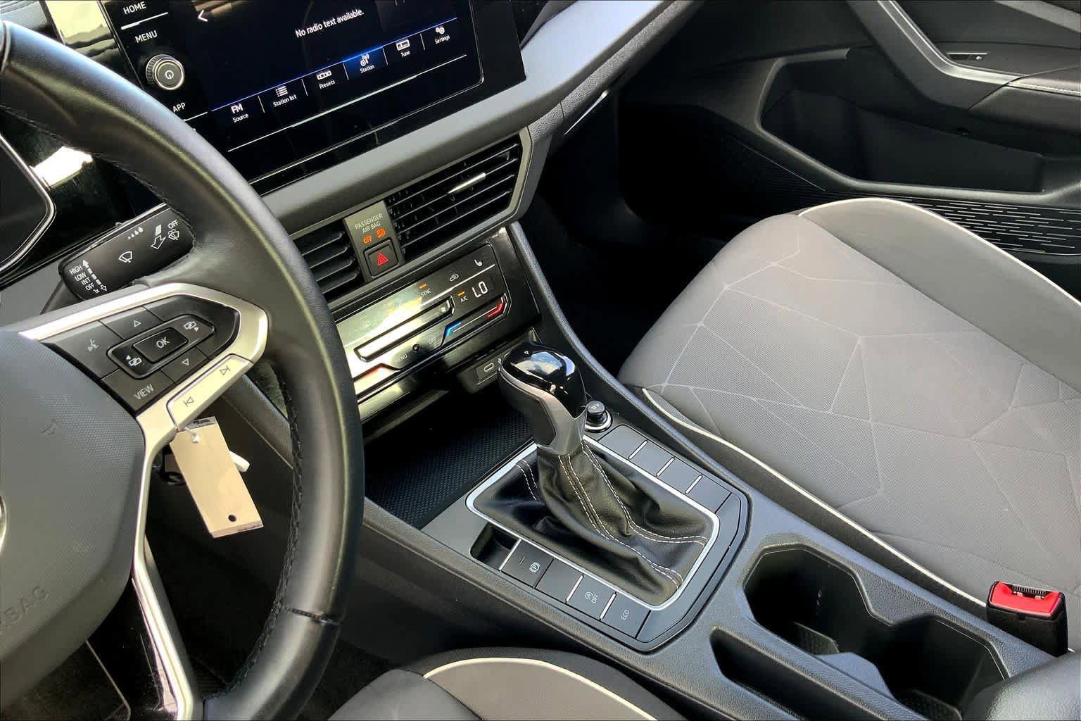 Used 2025 Volkswagen Jetta Sport image 16