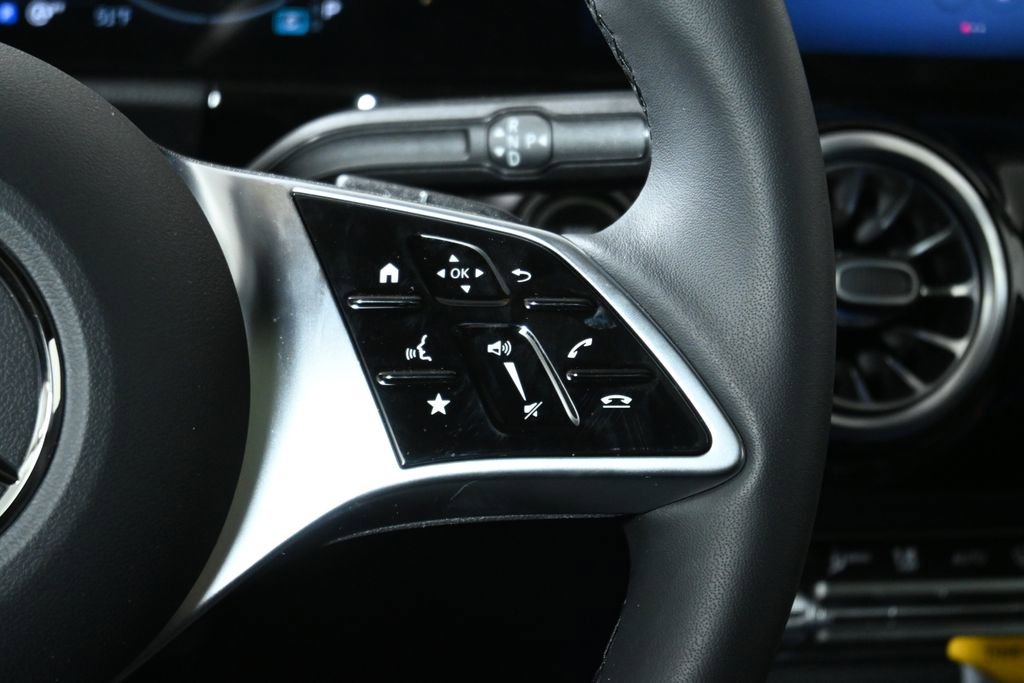 Certified 2026 Mercedes-Benz GLA 250 4MATIC image 17