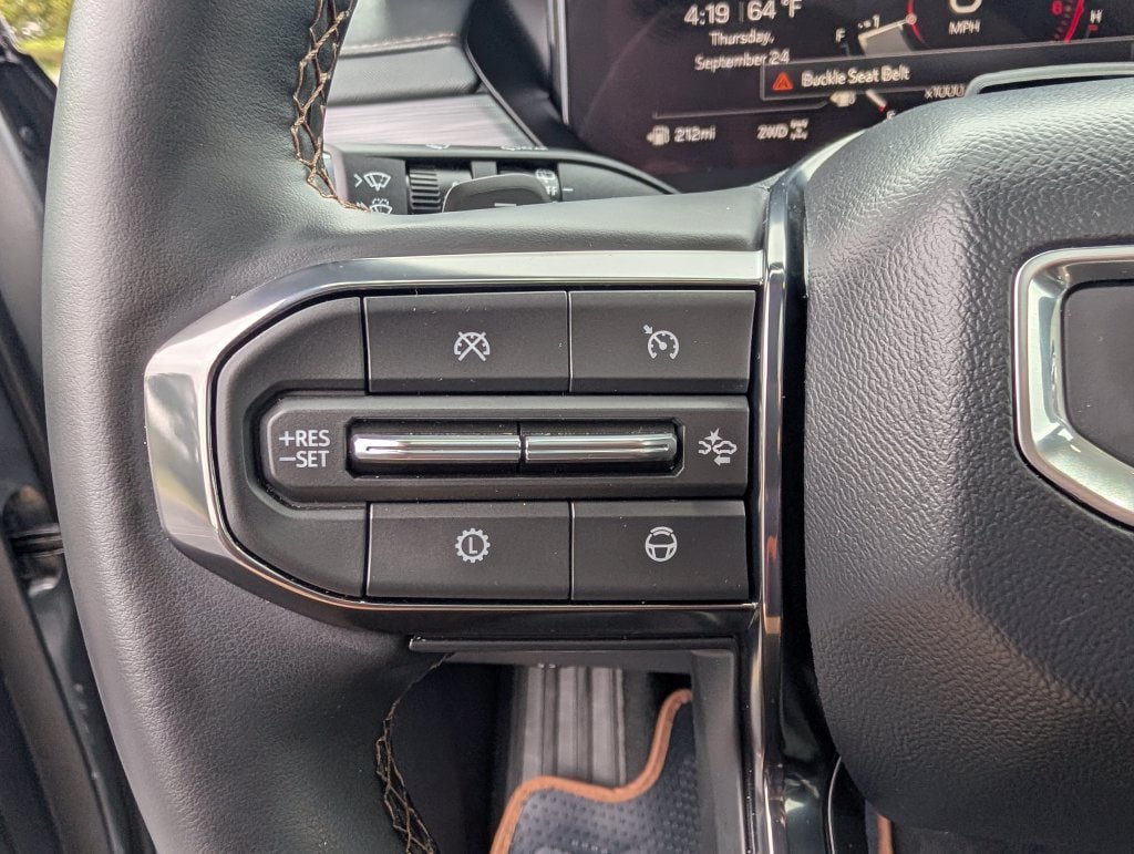 Used 2025 GMC Acadia AT4 w/ Super Cruise Package AWD/4WD image 8