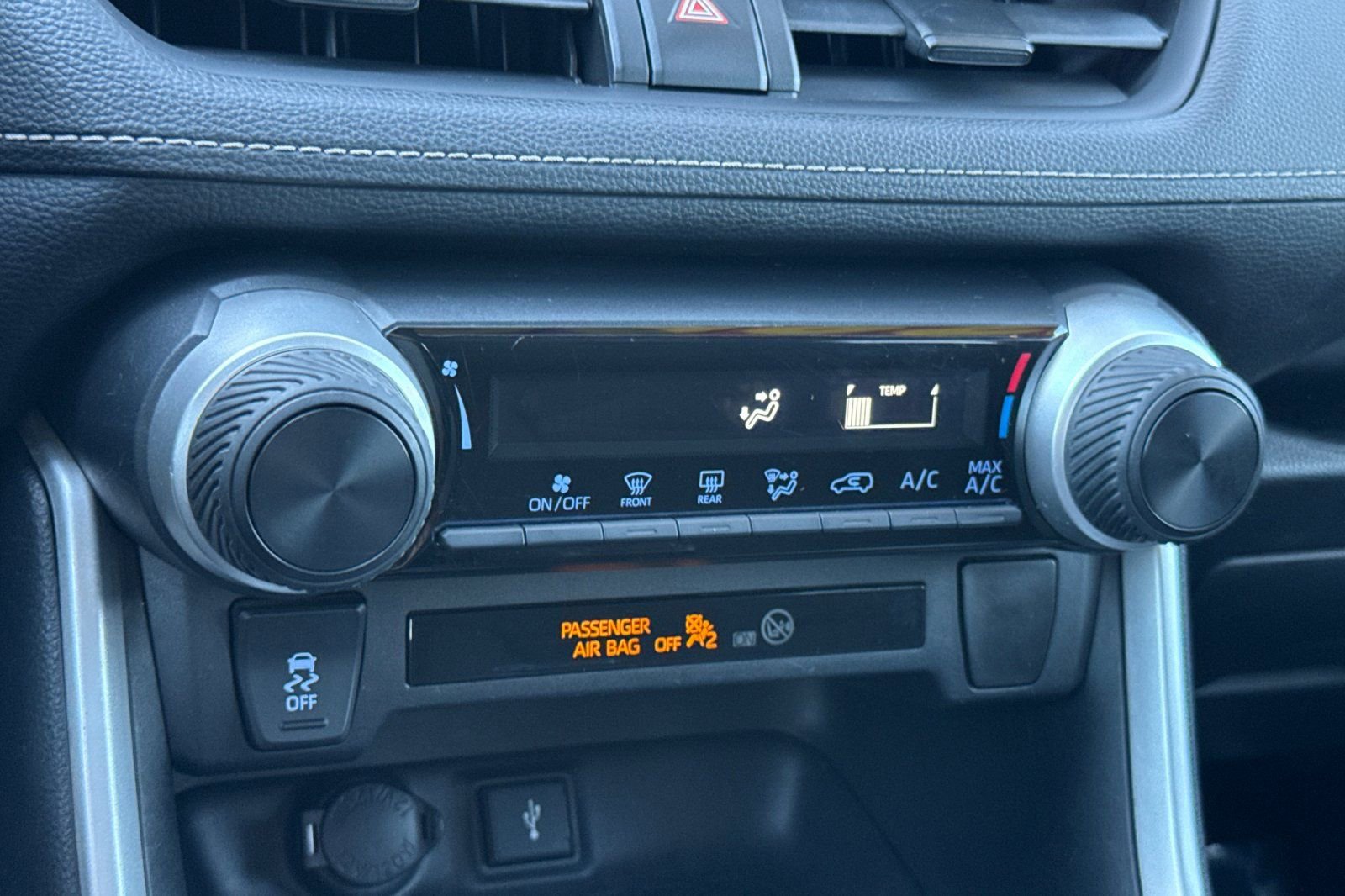 Used 2021 Toyota RAV4 LE w/ Carpet Mat Package (TMS) image 22