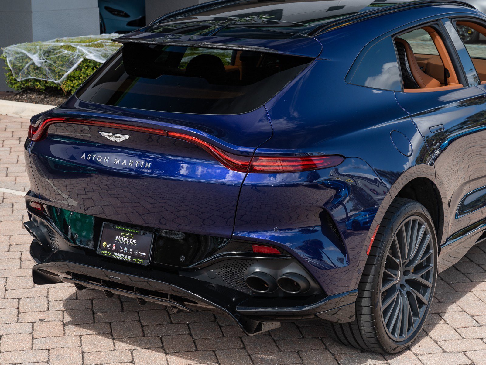 Used 2023 Aston Martin DBX 707 image 5