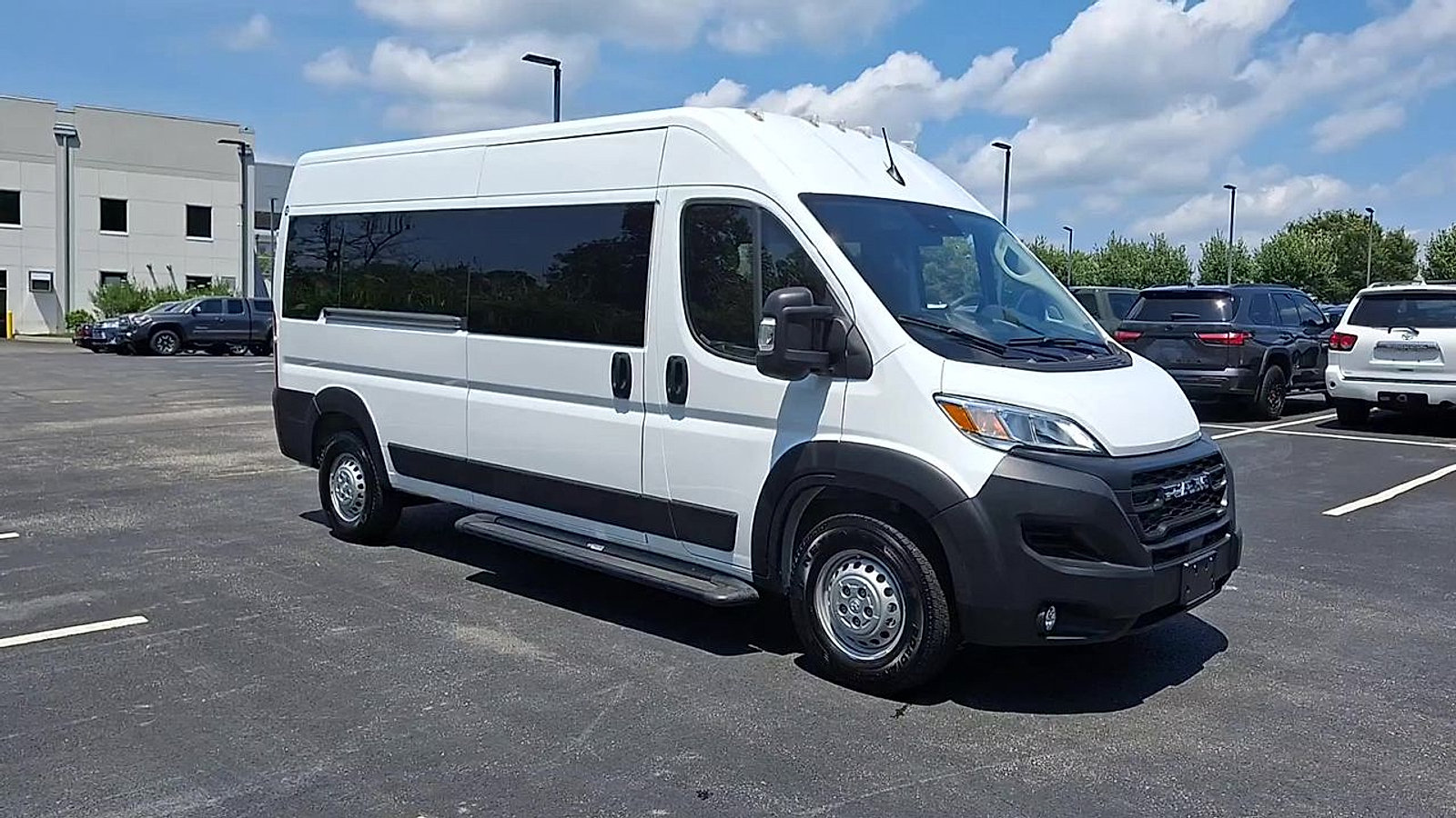 Used 2024 RAM ProMaster 2500 w/ Convenience Group FWD image 7