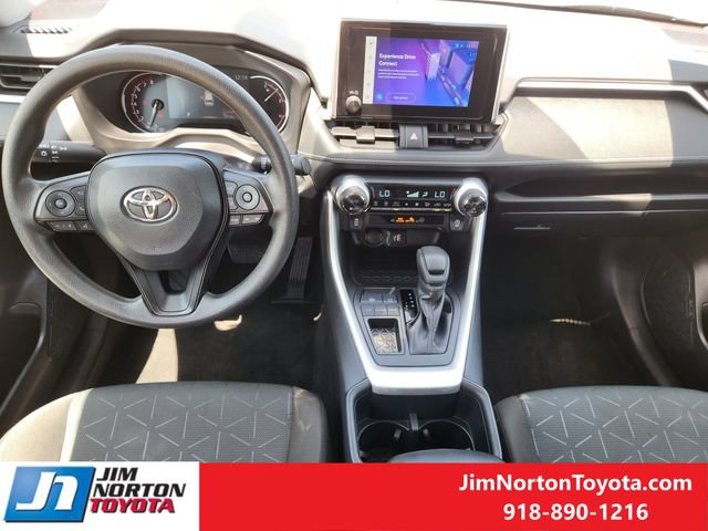Used 2025 Toyota RAV4 XLE FWD image 25