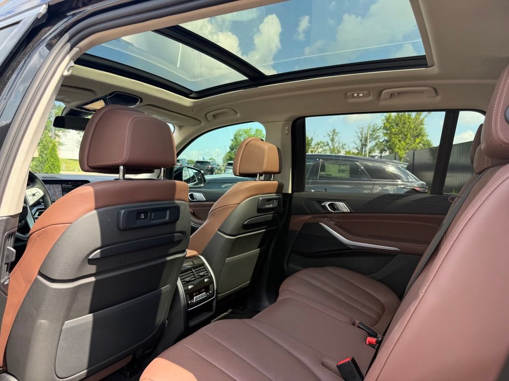 Used 2022 BMW X7 xDrive40i w/ Premium Package AWD/4WD image 24