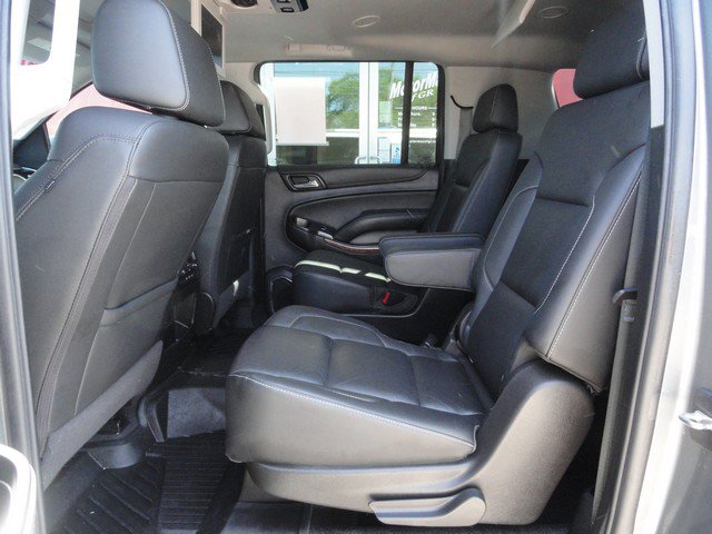 Used 2020 Chevrolet Suburban Premier w/ Premier 6.2L Value Package AWD/4WD image 11