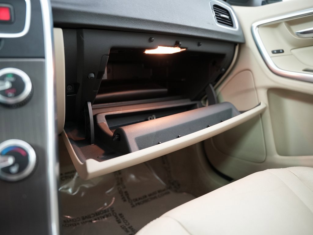 Used 2015 Volvo S60 T5 Platinum image 49