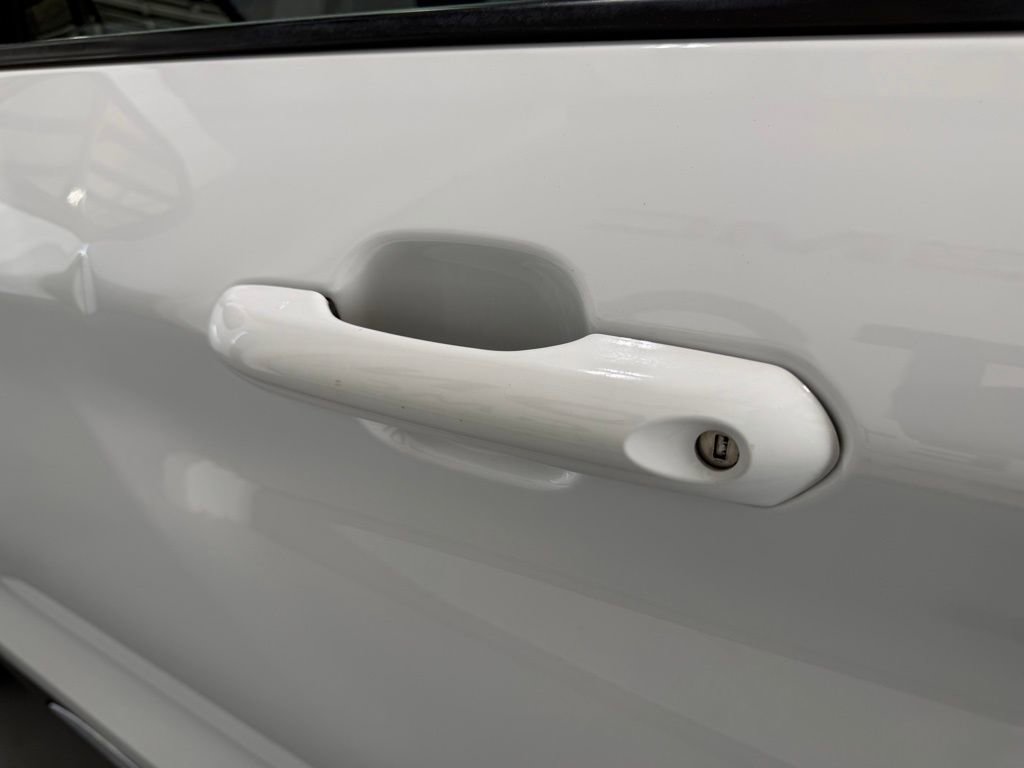 Used 2024 Ford Explorer XLT w/ Equipment Group 202A image 13