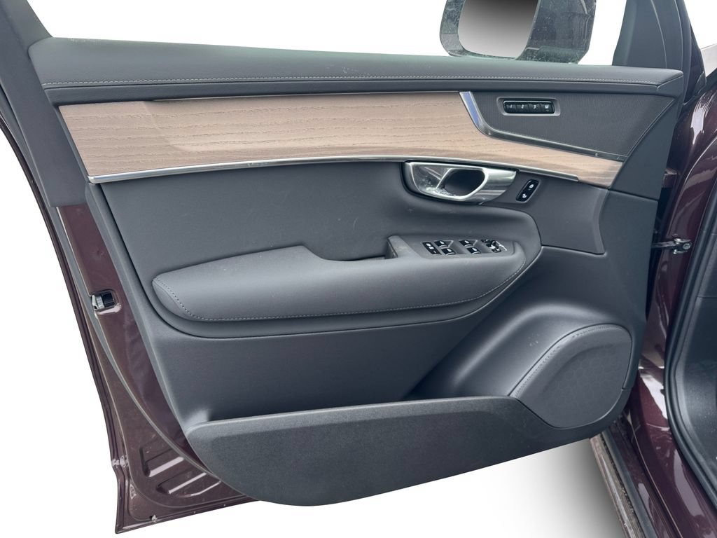 New 2026 Volvo XC90 B6 Plus w/ Protection Package Premier AWD/4WD image 9