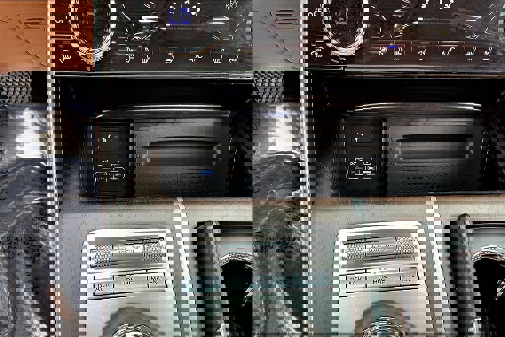 Used 2023 Genesis GV80 2.5T w/ Prestige Package image 32