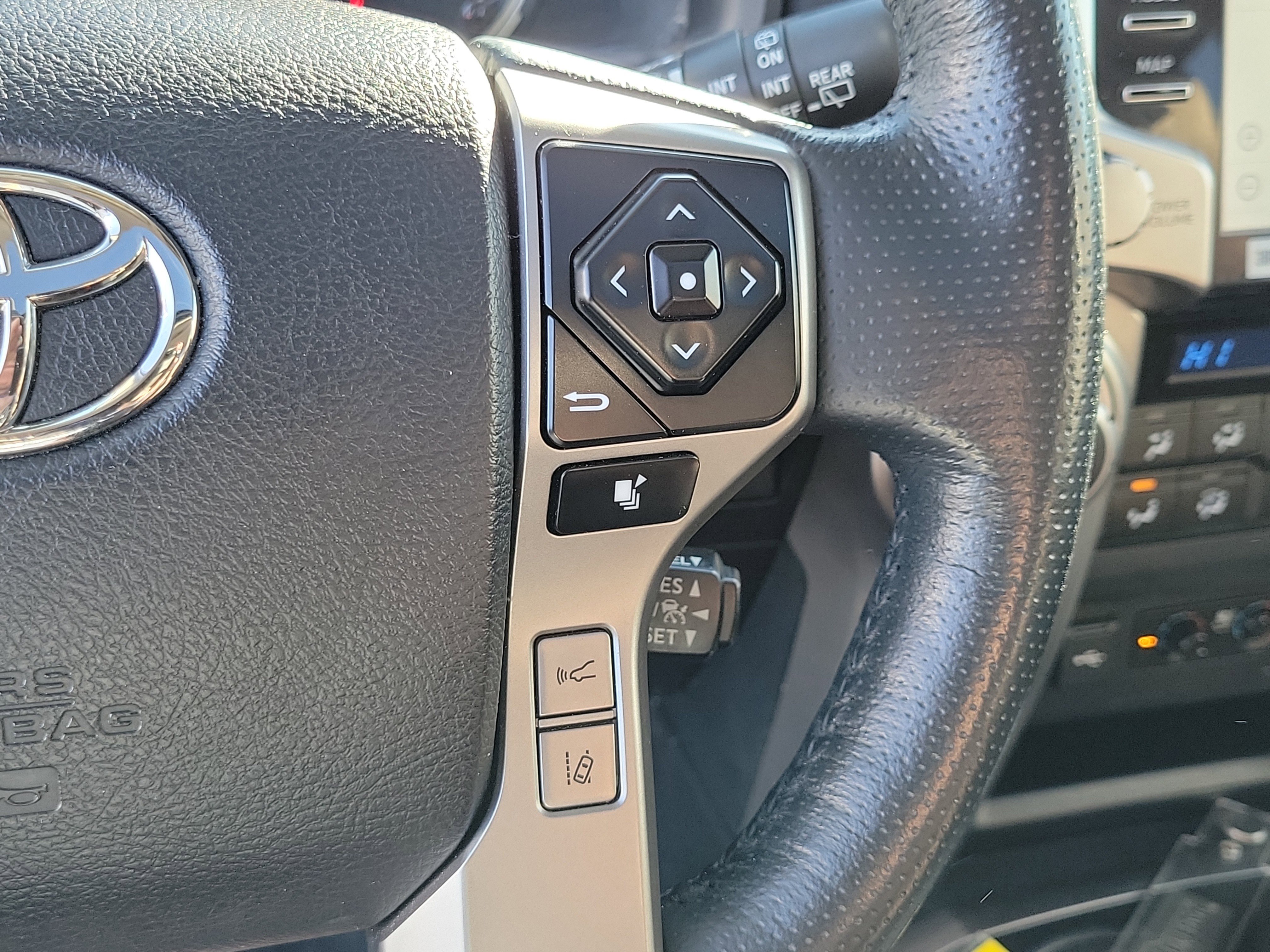 Used 2023 Toyota 4Runner Limited AWD/4WD image 7