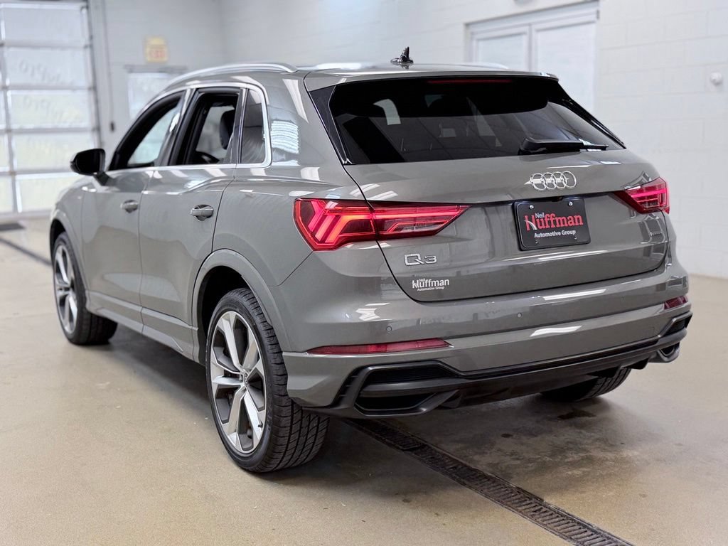 Used 2021 Audi Q3 2.0T Premium w/ Convenience Package AWD/4WD image 7