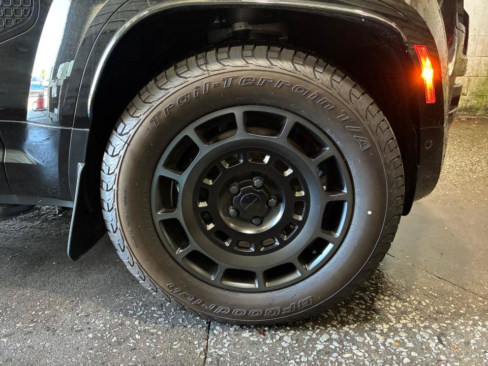 New 2026 Land Rover Defender 110 OCTA AWD/4WD image 27