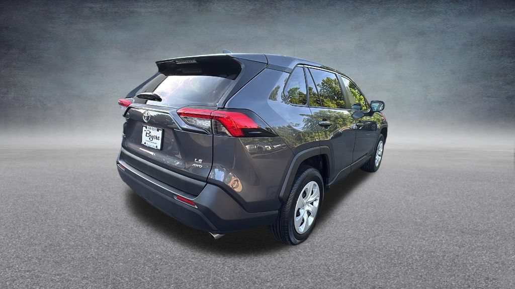 Used 2024 Toyota RAV4 LE AWD/4WD image 28
