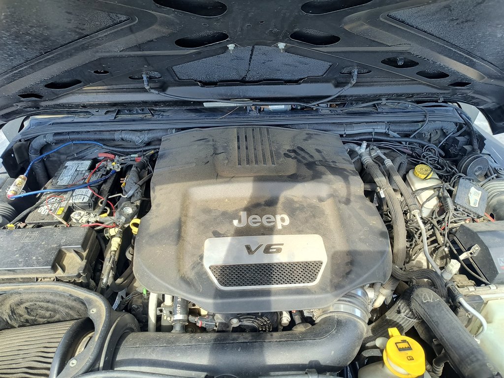 Used 2018 Jeep Wrangler Unlimited Sahara image 41