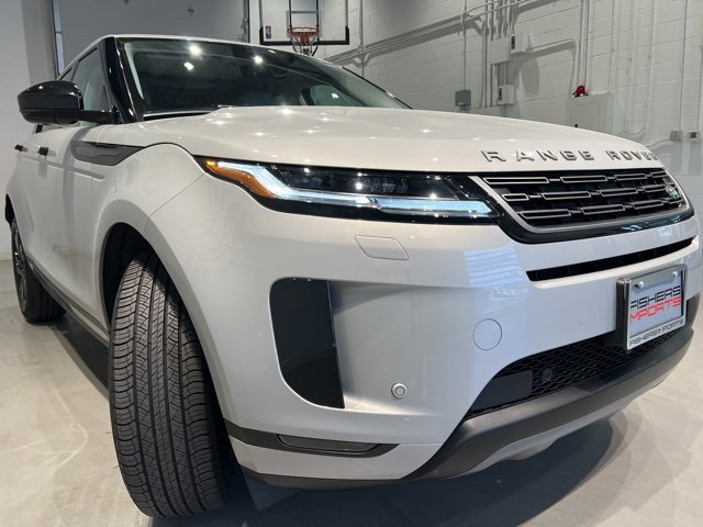 Used 2025 Land Rover Range Rover Evoque S image 3