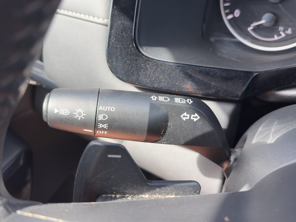 Used 2025 Nissan Pathfinder SV AWD/4WD image 19