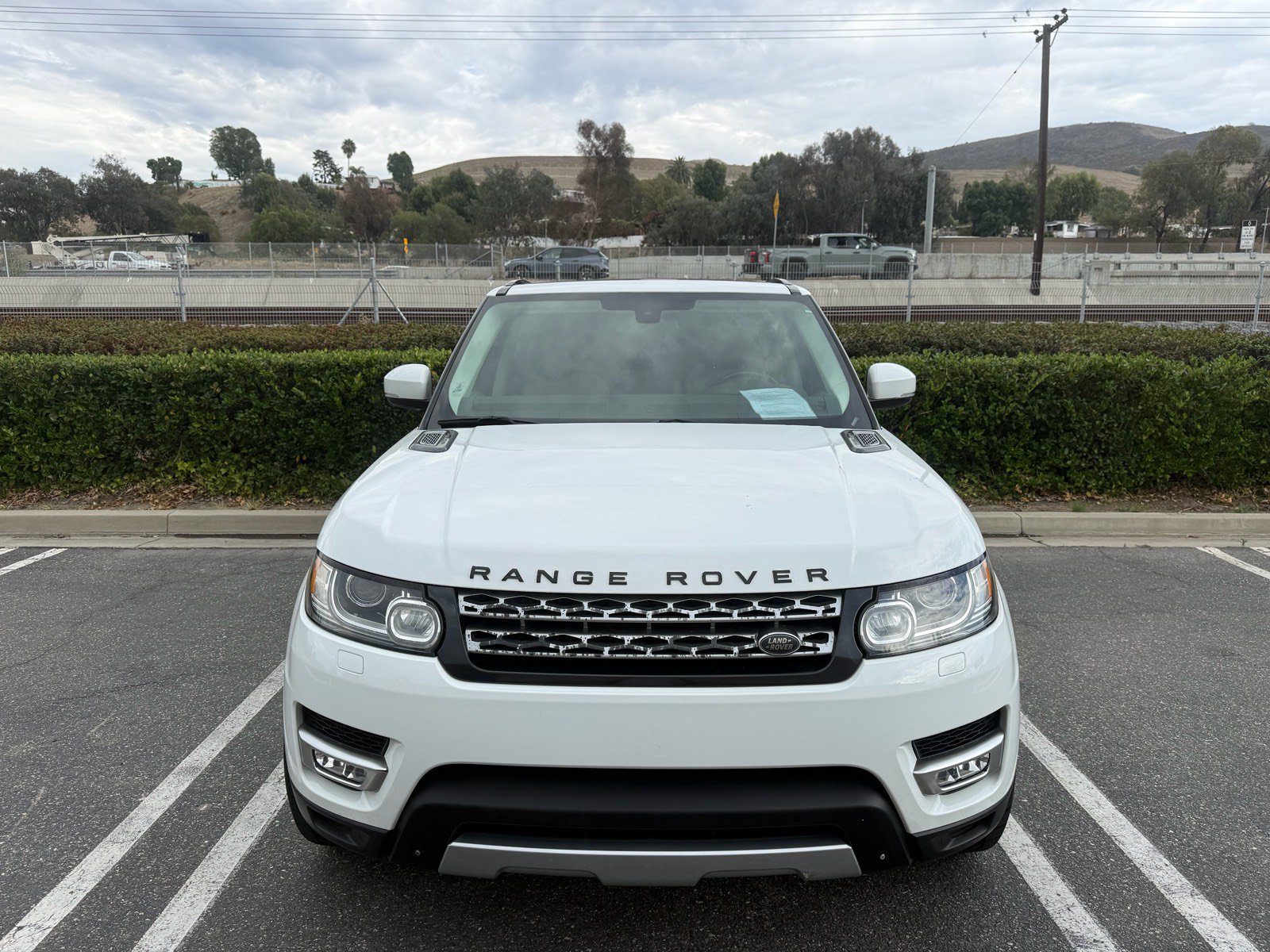 Used 2014 Land Rover Range Rover Sport HSE AWD/4WD image 2