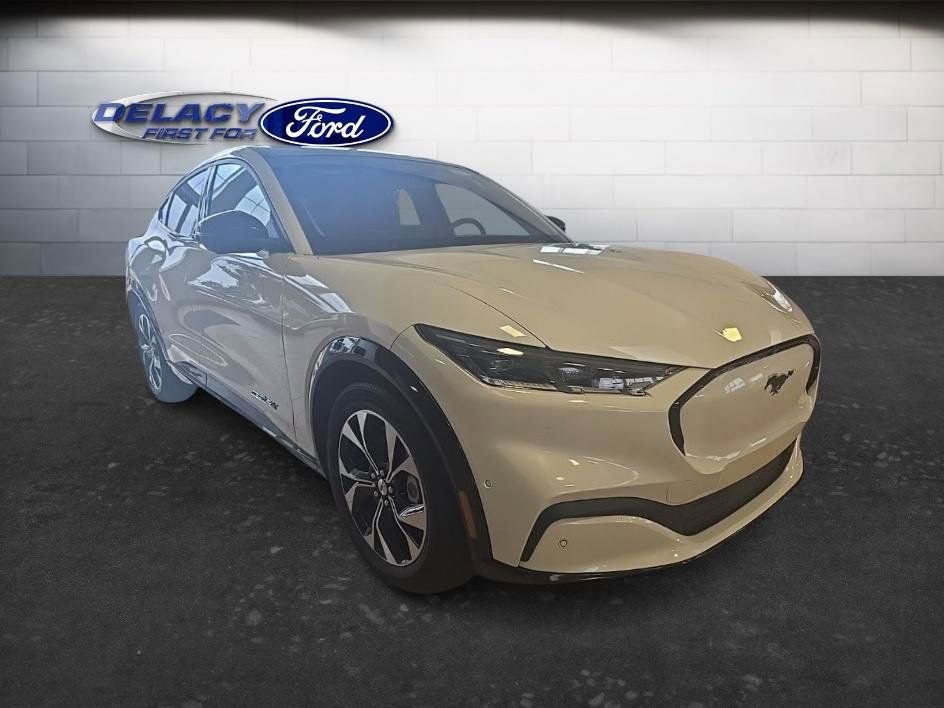 Used 2021 Ford Mustang Mach-E Premium image 9