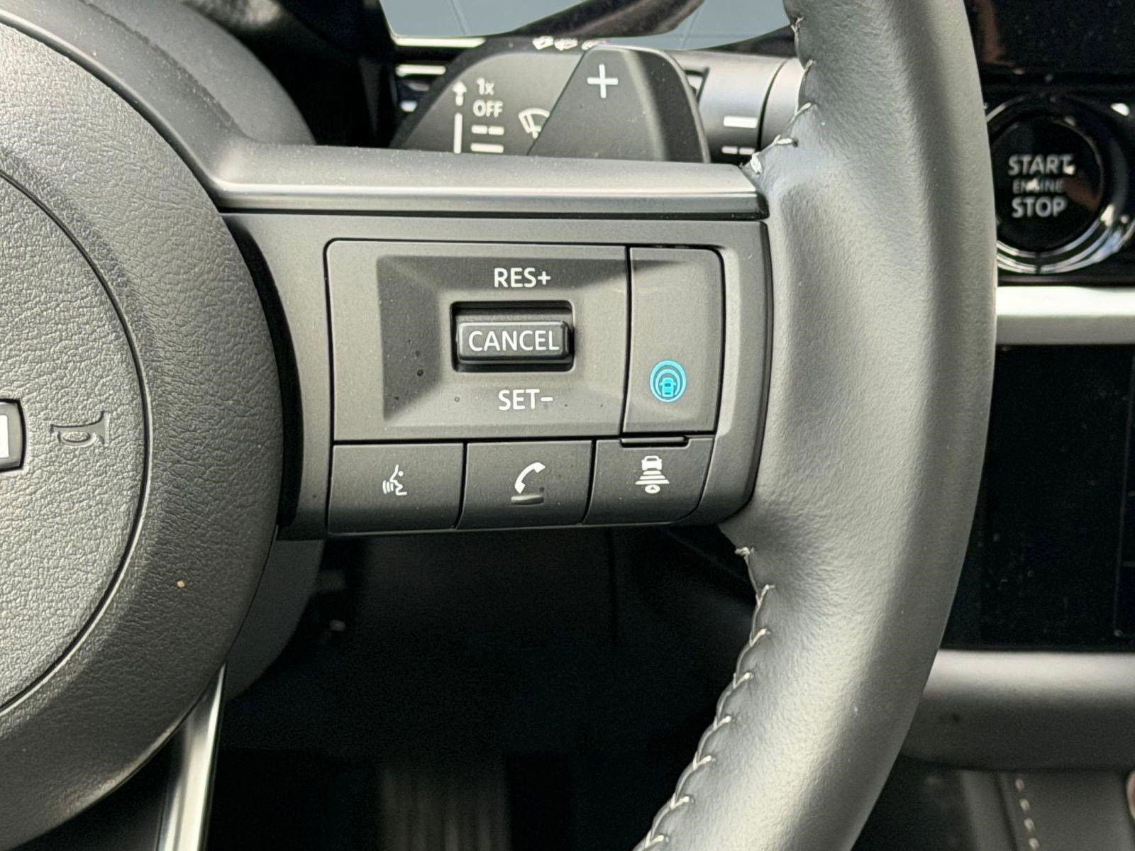 Certified 2025 Nissan Pathfinder SV image 25