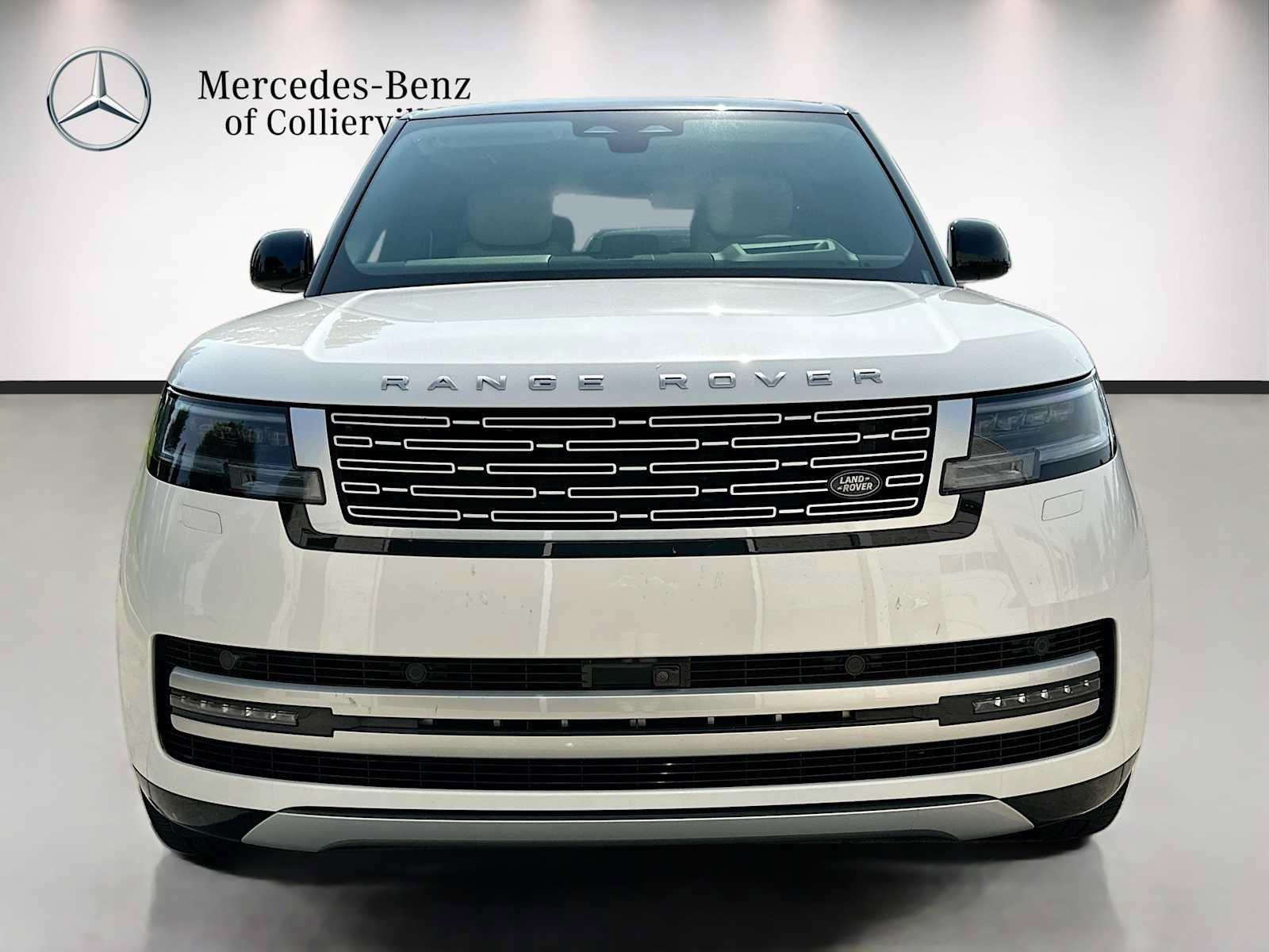 Used 2024 Land Rover Range Rover Autobiography AWD/4WD image 2