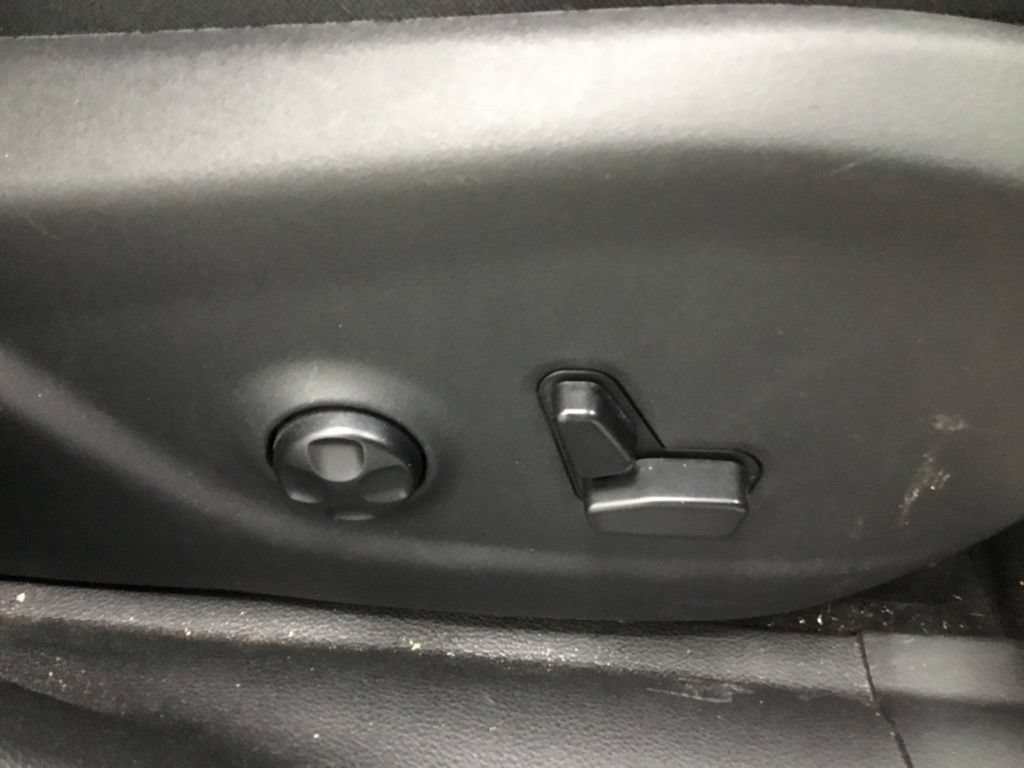 Used 2019 Jeep Cherokee Limited AWD/4WD image 41