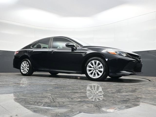 Used 2020 Toyota Camry LE image 25