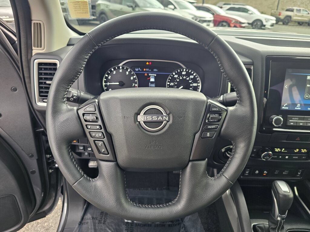 Used 2022 Nissan Frontier SV AWD/4WD image 11
