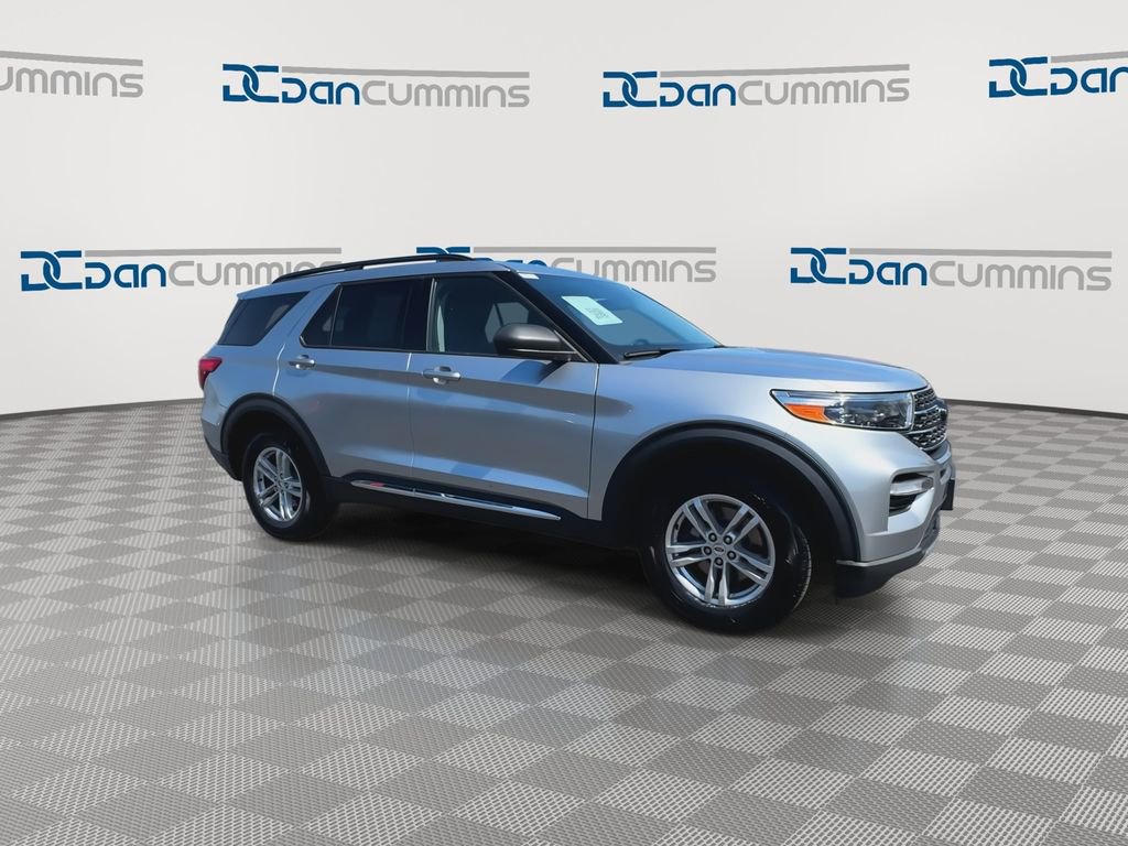 Used 2021 Ford Explorer XLT w/ Equipment Group 202A image 2