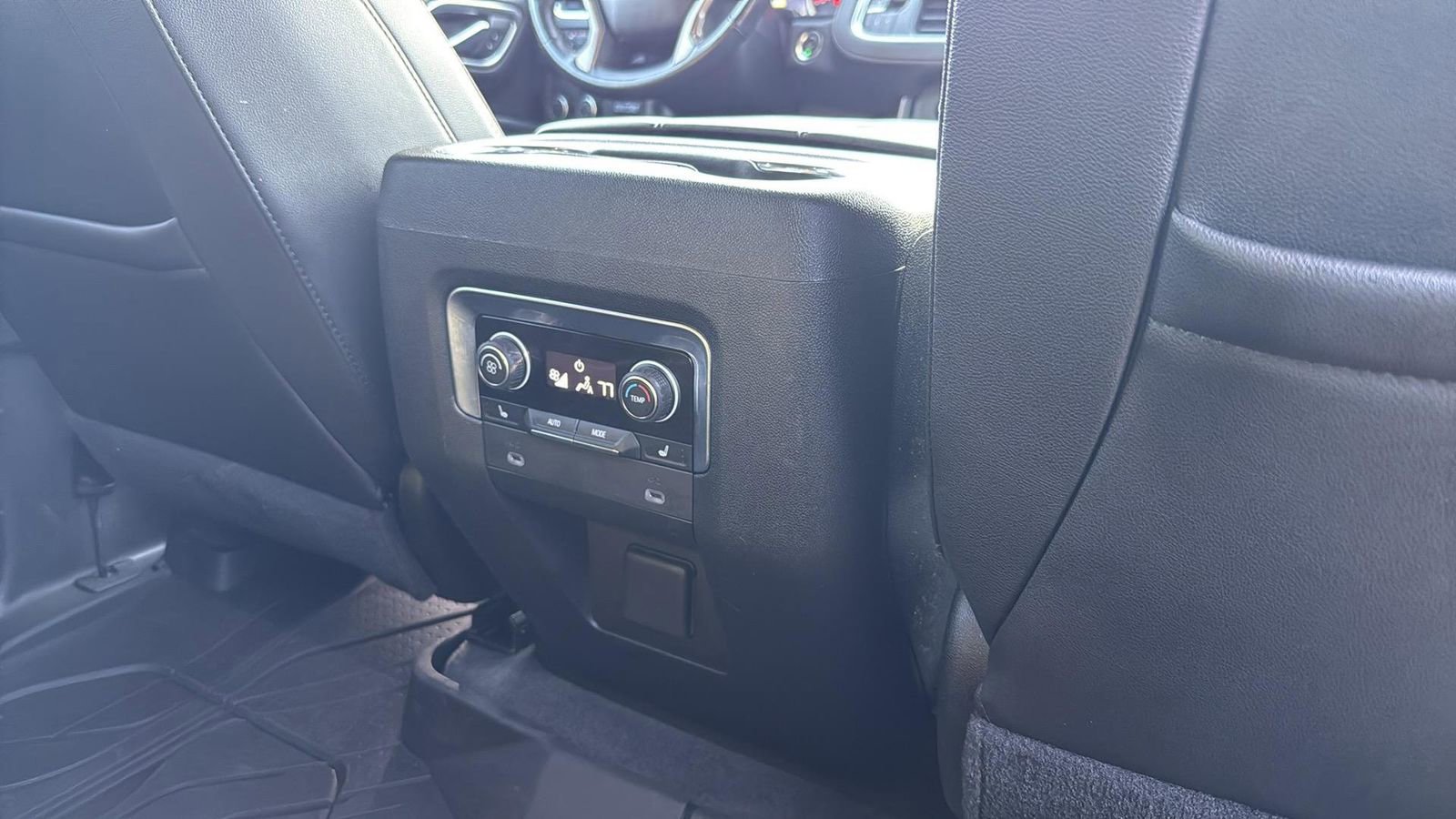 Used 2021 Chevrolet Tahoe High Country w/ Premium Package image 28