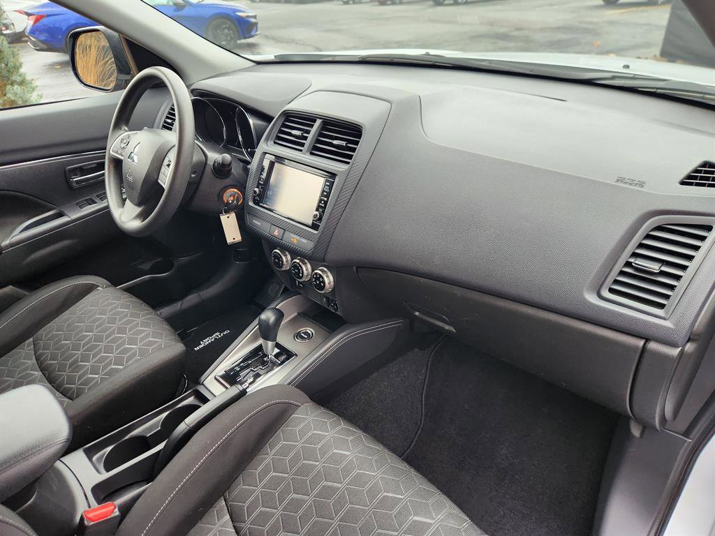 Used 2024 Mitsubishi Outlander Sport ES image 13
