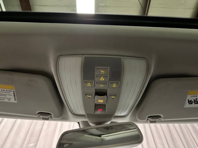 Used 2014 Mercedes-Benz E 250 BlueTEC 4MATIC Sedan image 22